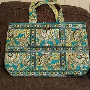 NWOT Vera Bradley Tic Tac Tote in Peacock